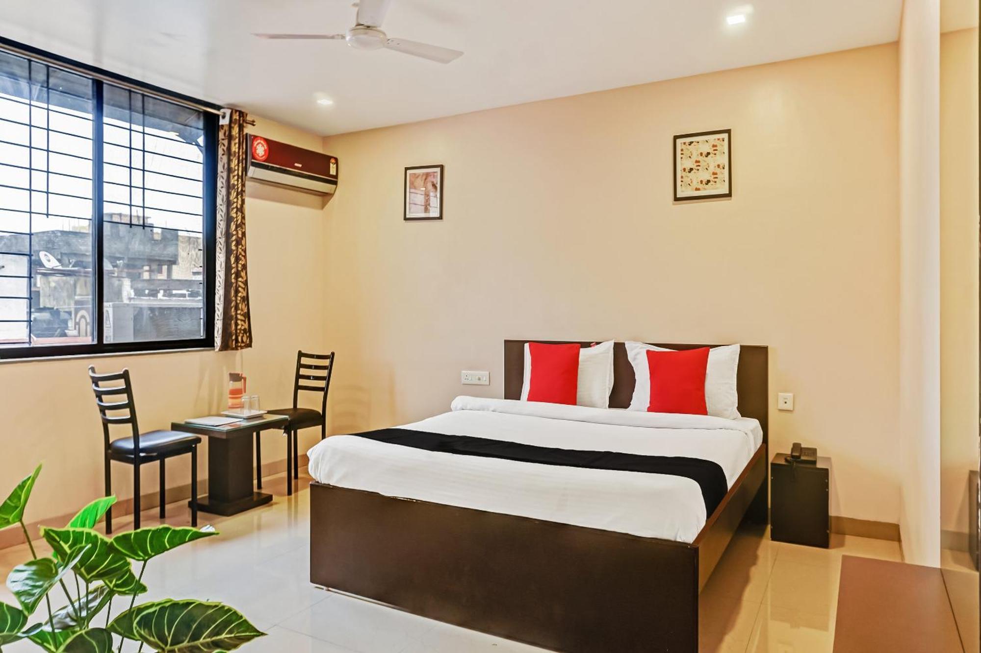 Hotel O Log Inn Plaza Near Eon It Park Pune Eksteriør bilde