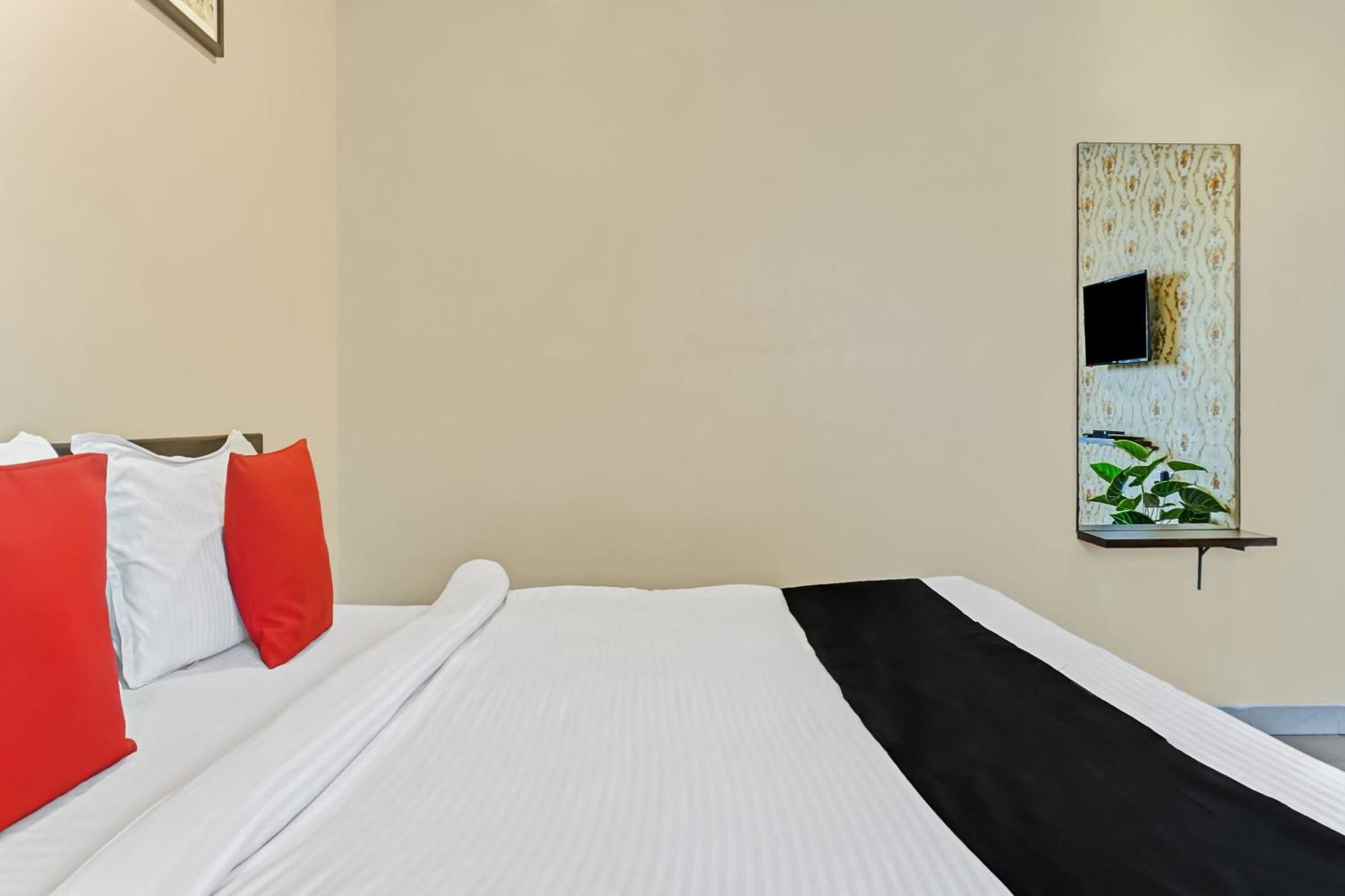Hotel O Log Inn Plaza Near Eon It Park Pune Eksteriør bilde