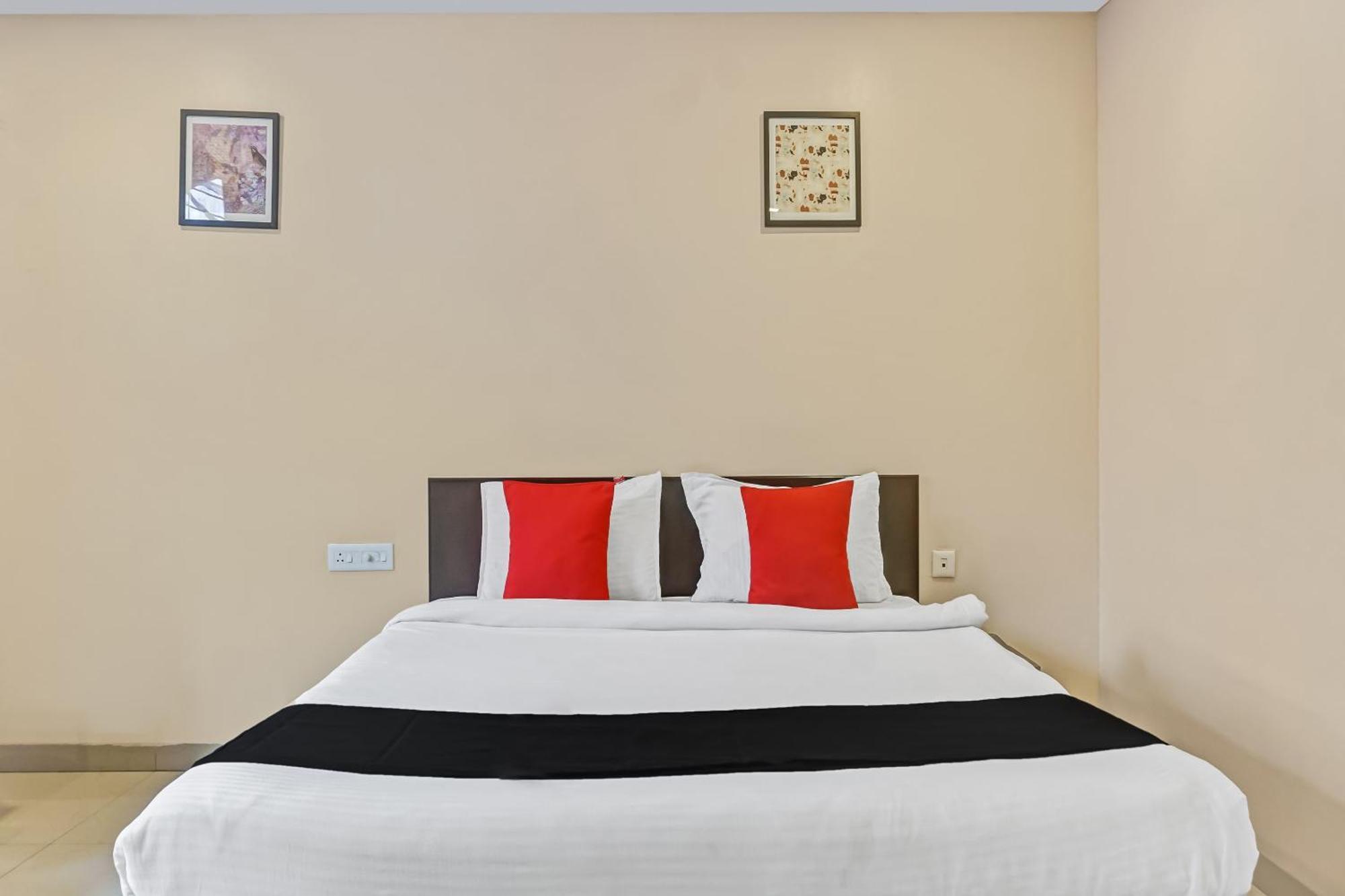 Hotel O Log Inn Plaza Near Eon It Park Pune Eksteriør bilde