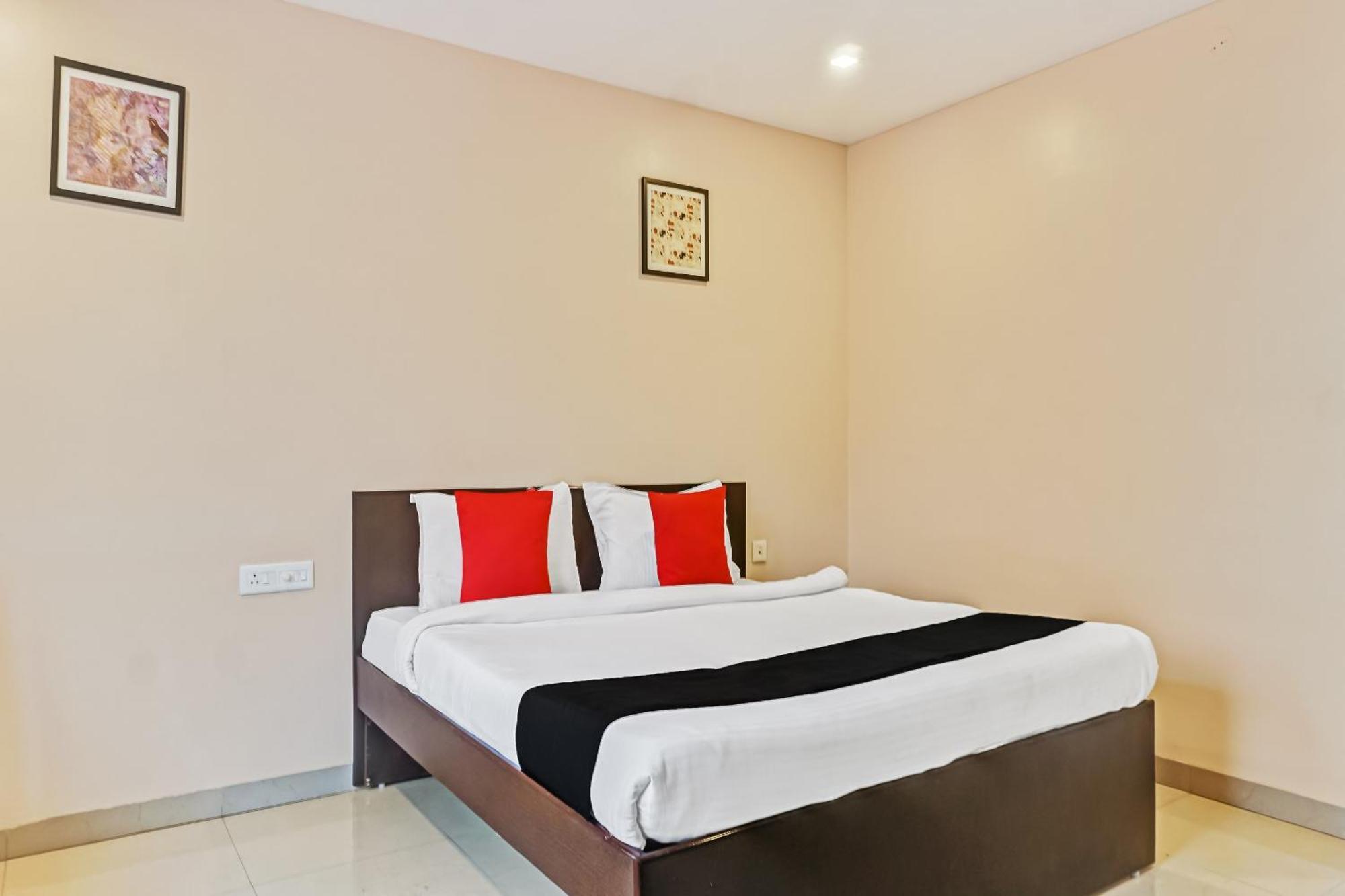 Hotel O Log Inn Plaza Near Eon It Park Pune Eksteriør bilde